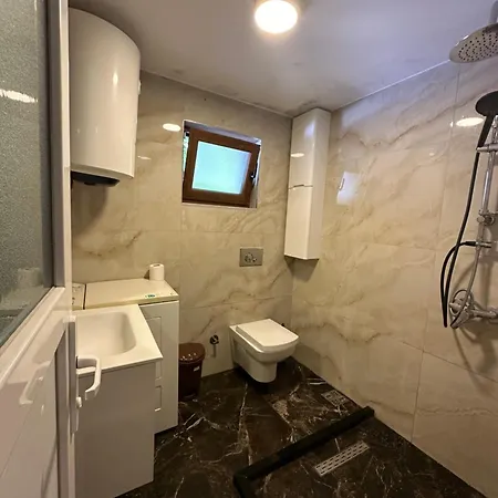 Rilindja Bed and Breakfast *