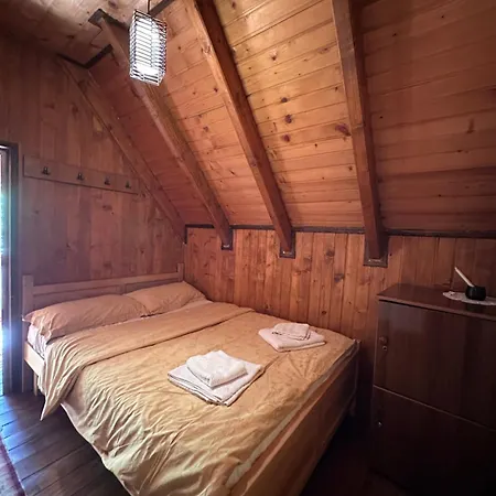 Rilindja Bed and Breakfast Βαλμπόνα