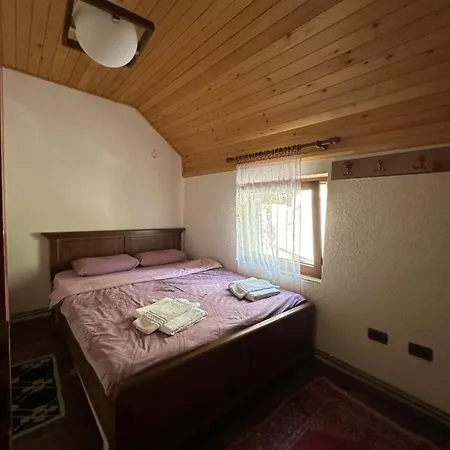 Rilindja Panzió *